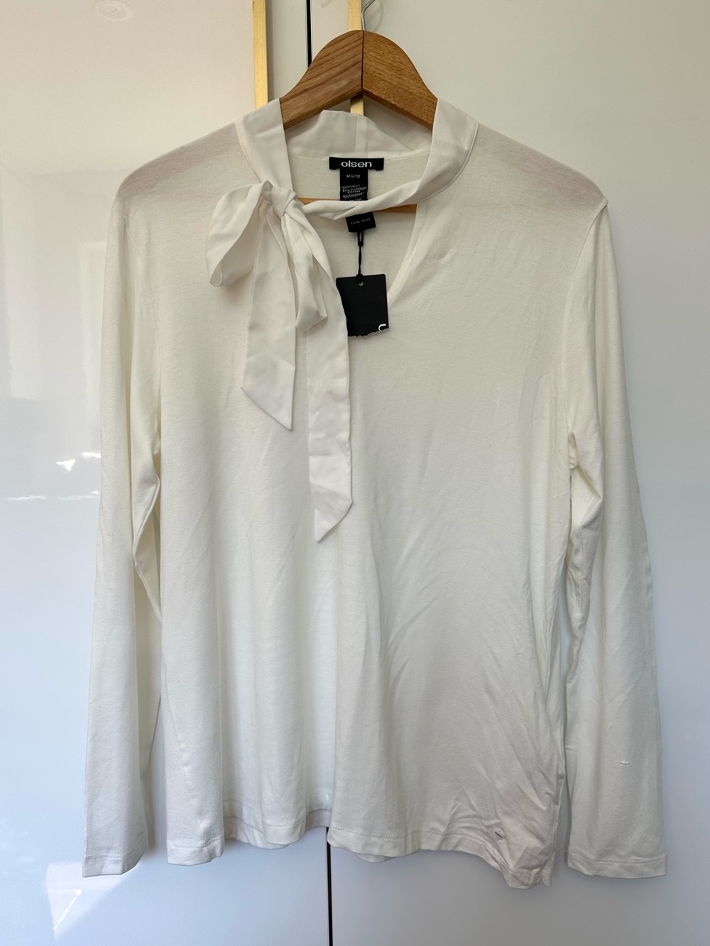 Olsen Ivory Tie Neck Long Sleeve Blouse Size medium/ large NWT